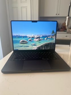 MacBook Pro 2023 M3 Pro 14” 18GB RAM/ 512GB SSD