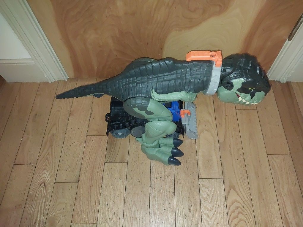 Fisher-Price Imaginext Jurassic World Dominion Mega Stomp & Rumble Giga Dinosaur toy.