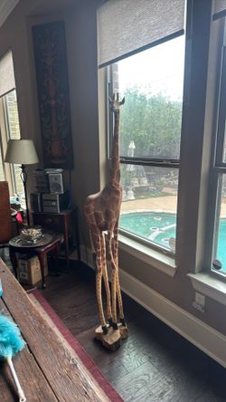 Giraffe wooden 5’8”