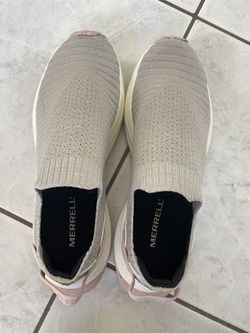 Women’s Size 8 Merrell Shoes