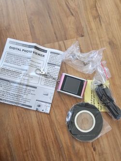 Digital photo viewer