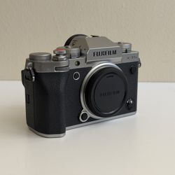 Fujifilm X-T5 Body + Strap