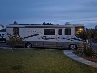 1996 Luxor by Winnebago motorhome