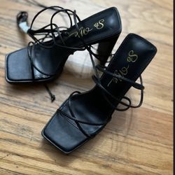 New Forever 21 Wrap Around Leg Heels 81/2