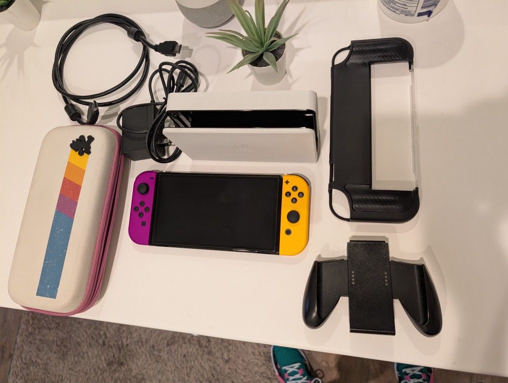 Nintendo Switch OLED Bundle 