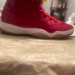 gym red jordan 11 Size 8.5 