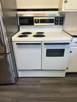 Vintage Frigidaire Range