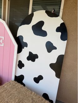 Backdrop barn house & cow print