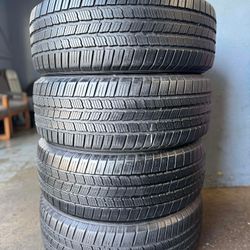 245/55/19. Michelín