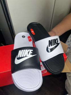 Nike slides size 7 Women