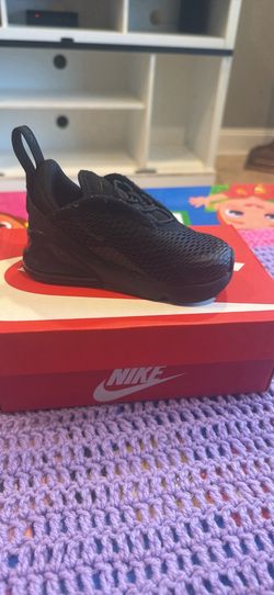 Black Nike air max