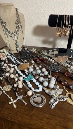 Mixed light catchers jewelry lot