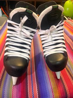 Reebok 24K Hockey Skates size 2.5 shoe/soulier 4
