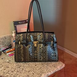Calja Leather Purse