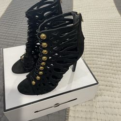 Guess Size 8 Color Black