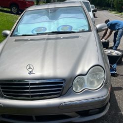 Mercedes C230 Sport Título En Mano El Motor No Sirve Transmisión Al 100% Con 120 Millas La same Una Oferta Por Partes O Completó 