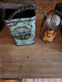 1930s Atlas Magnet-Lite Vintage Automotive Lamp with Tin