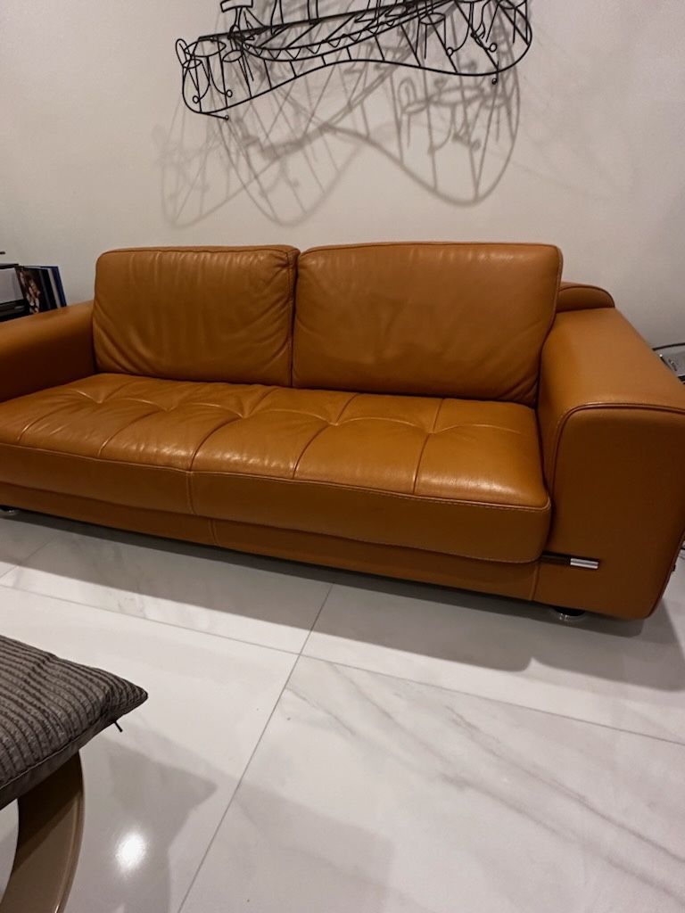 Italian Fine Leather Sofa -Gama