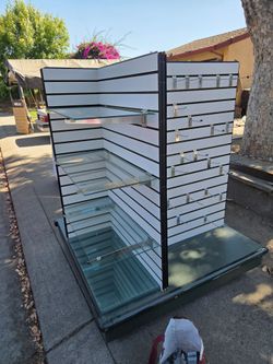 Gondola with Glass Shevles and Hooks