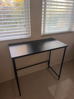 Table- black