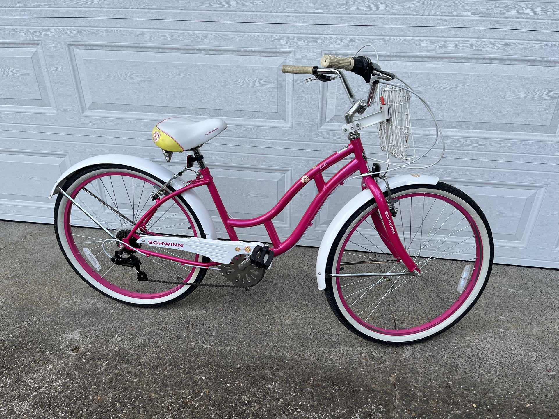 Schwinn 26" Lulu 7 Cruiser Bike
