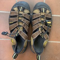 Keen sandals Size 8.5