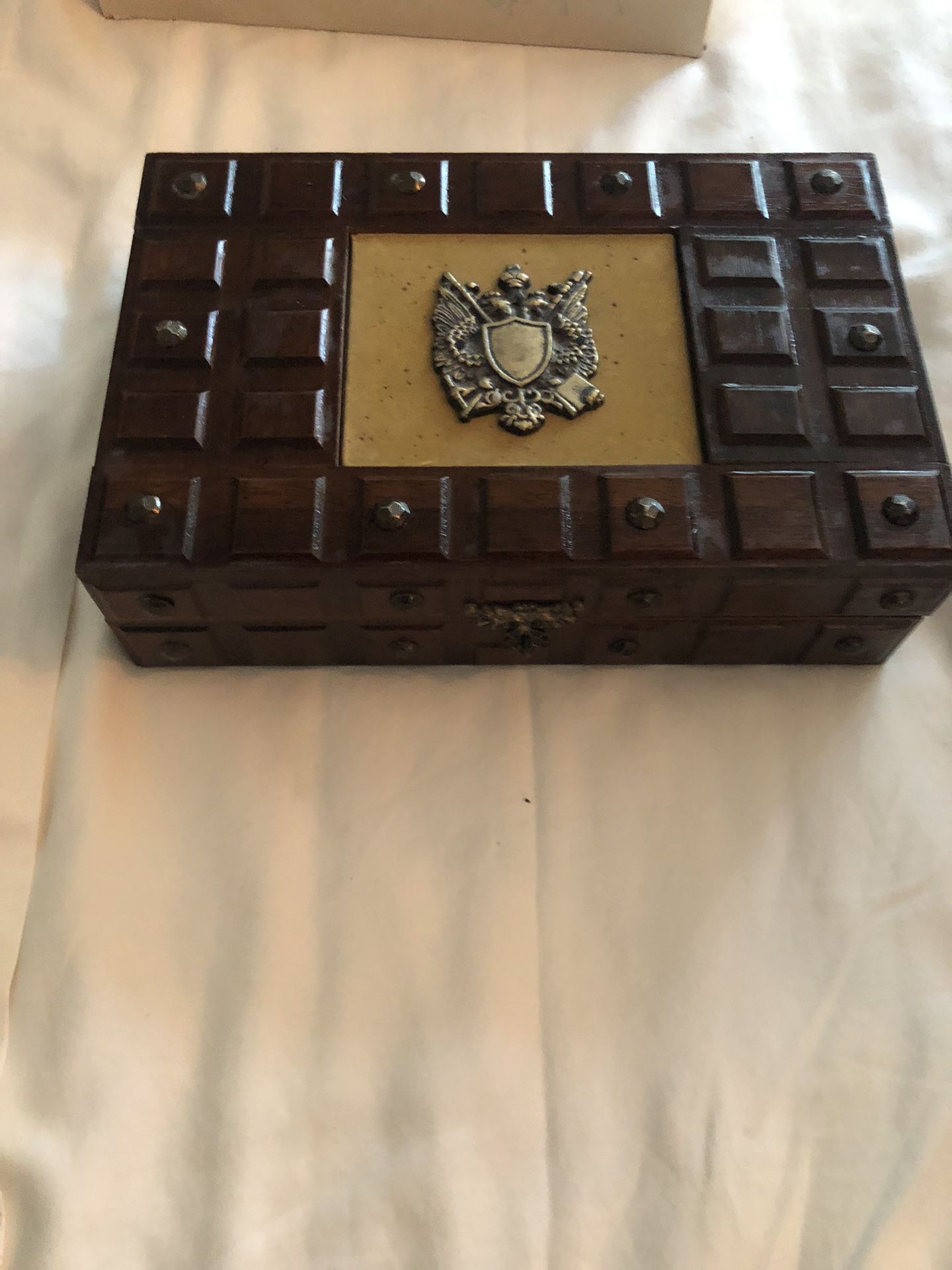 wood jewelry box 