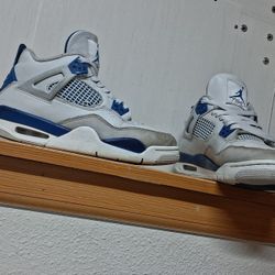 Jordan 4 Marine 