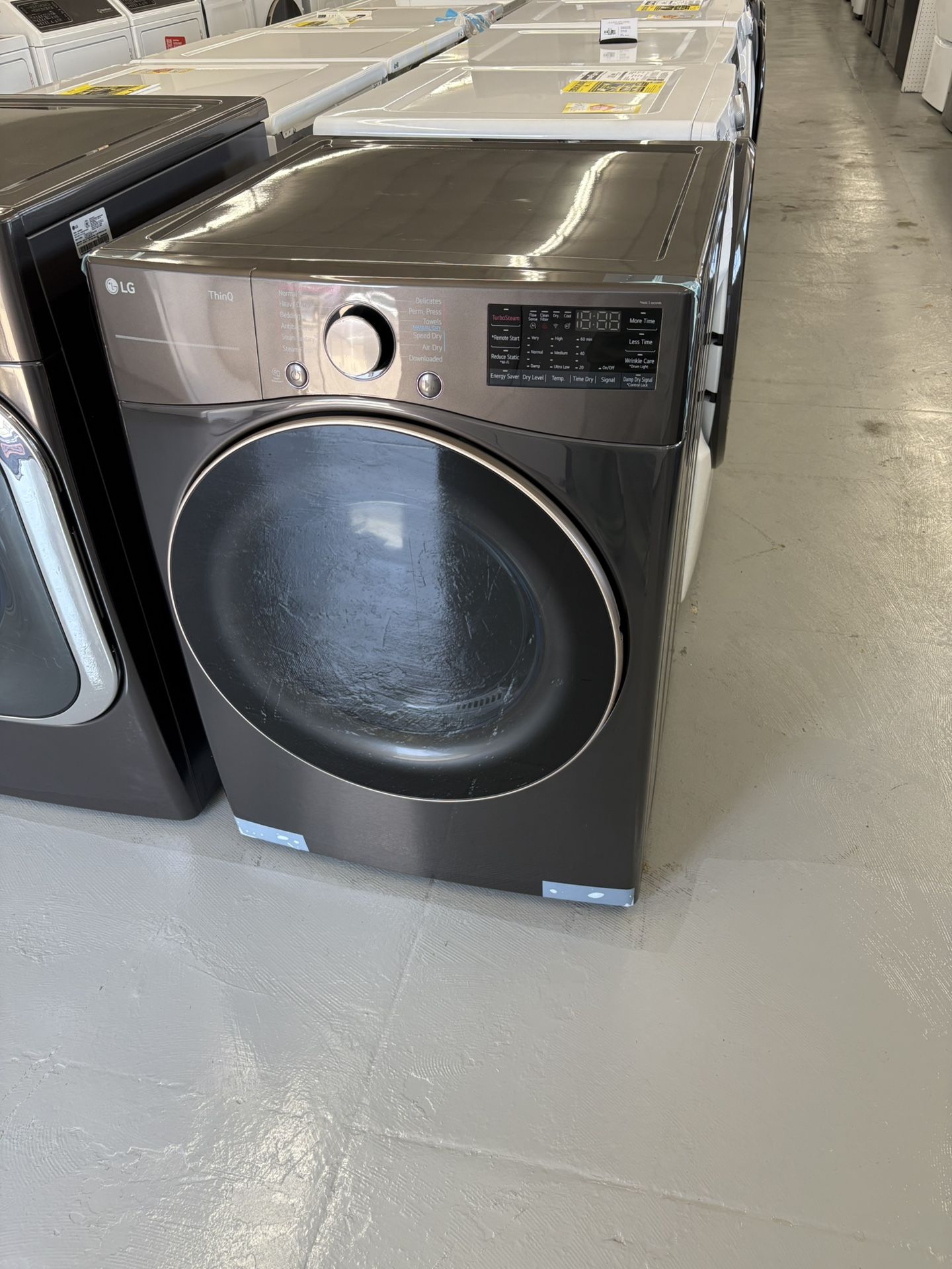 LG 7.8 cu. ft. Dual Invert Heat Pump ventless Electric Dryer with DirectDrive Motor, AI Sensor Dry in Black Stainless Steel