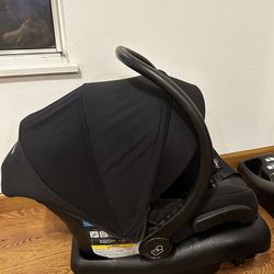 Maxi Cosi Infant Car Seat w/ Extra Base & Mirror