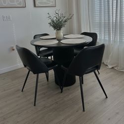 Dinning Table 