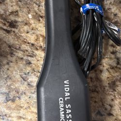 Vidal Sassoon Ceramic Flat Iron
