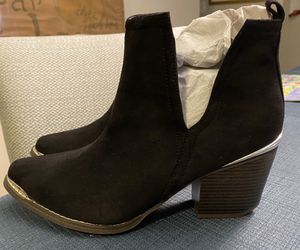 Women’s size 9 black/silver accent suede booties -New