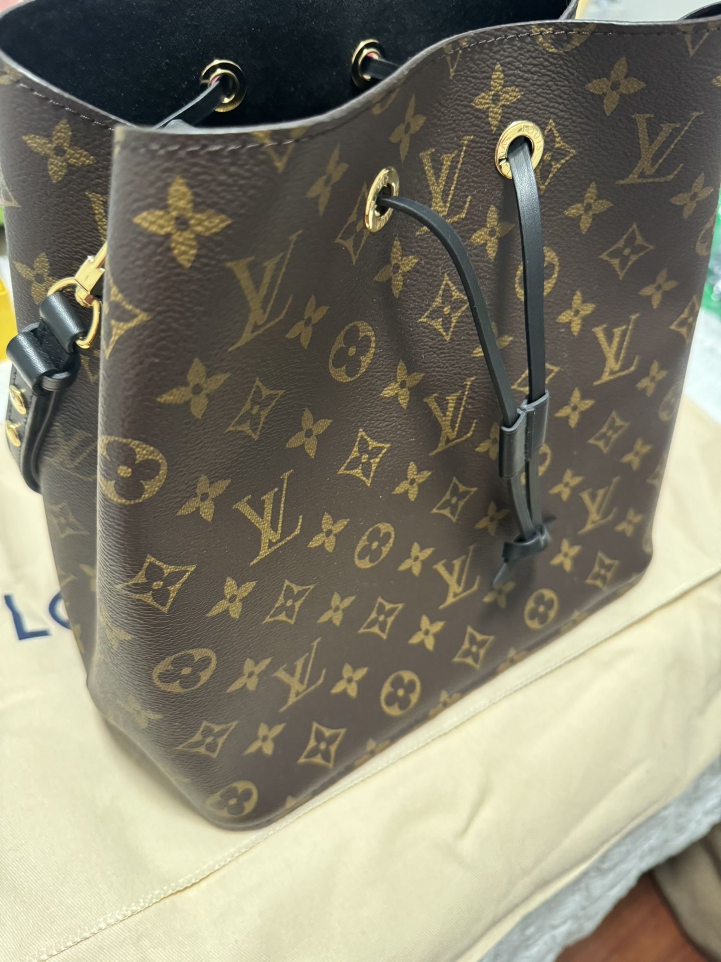 Louis Vuitton Neonoe MM 