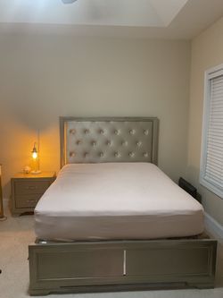 6-Piece Complete Queen Bedroom Set (Tufted Bed, Nightstand, Mattress, Box Spring, Cover + Lamp!)