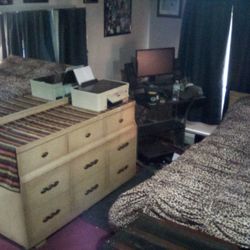 Solid Antique Bedroom Set!!