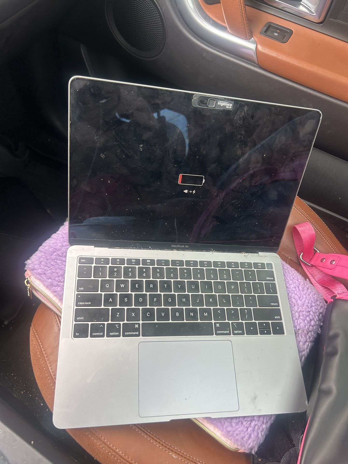 MACBOOK