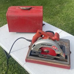 Skilsaw 2.4 HP Circular Saw W/ Metal Box