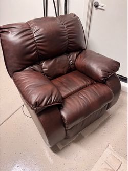 Pickup only - Oversized Power Recliner - Dark Brown - Comfortable & Fully Functional