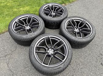 FIRM PRICE‼️ 20” OEM Wide body rims & tires! Came off of a Dodge Challenger Hellcat Widebody.