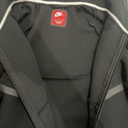 Nike Tech Size S 