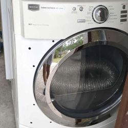 Laundry dryer (MAYTAG 5000 SERIES with steam)