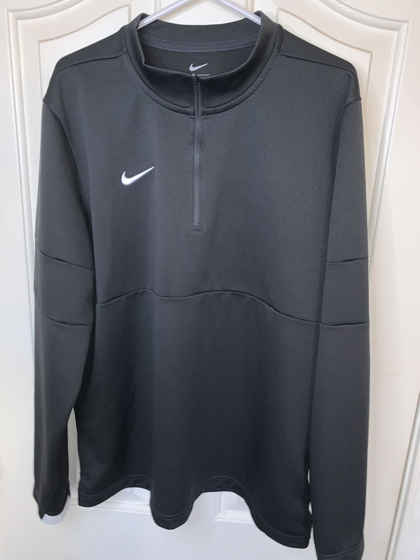 Men’s Nike Dri Fit 1/2 Zip Pullover!!!