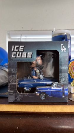 Ice cube bubblehead