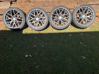 Rims 20 inch Staggered Verde rims and tires