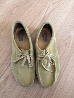 Women’s Clarks Wallabees Sz 7
