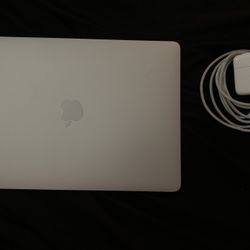 Barely used macbook air 2020
