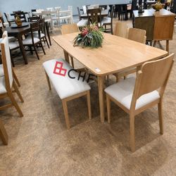 Beautiful 6 piece dining table set // Limited time offer 