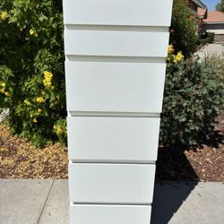 White Modern 6 Drawer Dresser Chest of Drawers Vanity Furniture Great Condition 