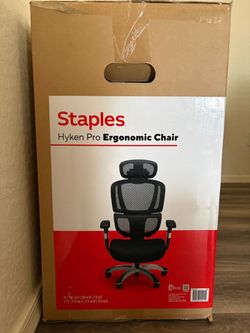 Staples Hyken Pro Ergonomic Chair